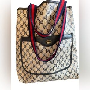 Gucci GG Supreme Canvas strap tote bag perfect work bag day bag and beach bag